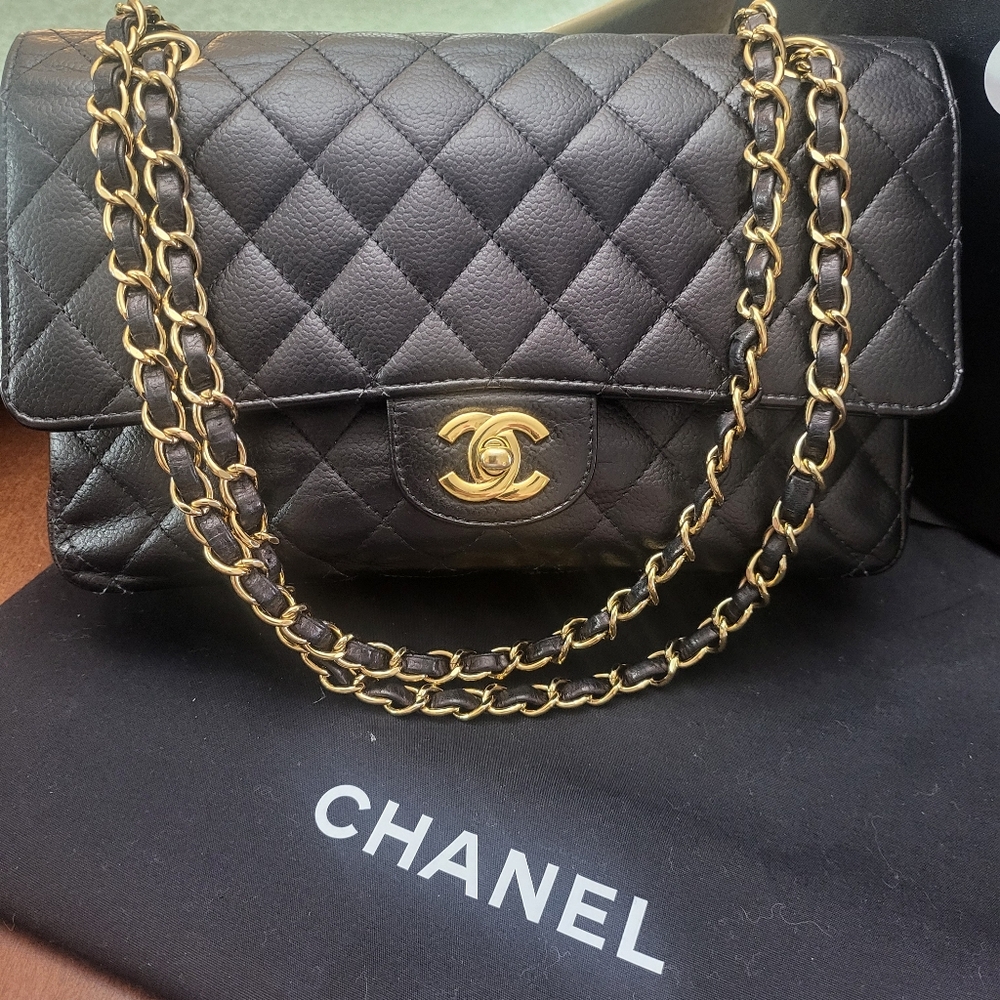 Chanel Black medium double flap - Picture 11 of 15